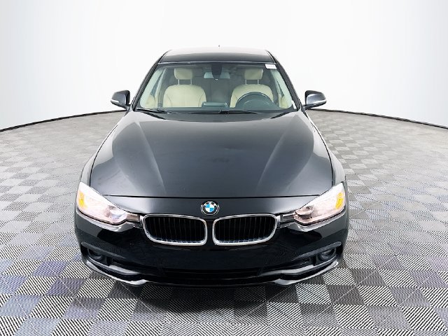 Used 2016 BMW 320i Sedan w/ Driver Assistance Package RWD image 2