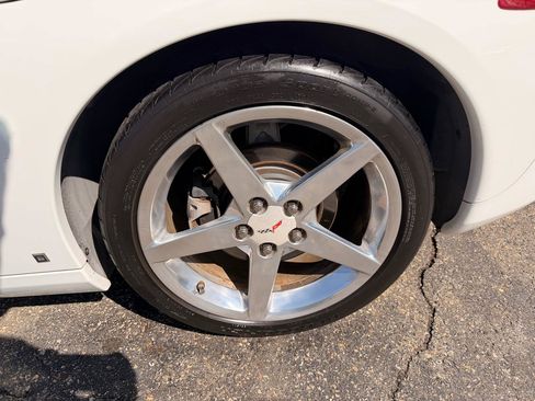 Used 2006 Chevrolet Corvette Convertible w/ Preferred Equipment Group image 22