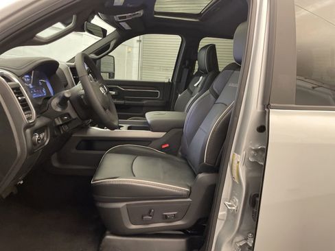 New 2026 RAM 3500 Laramie AWD/4WD image 21