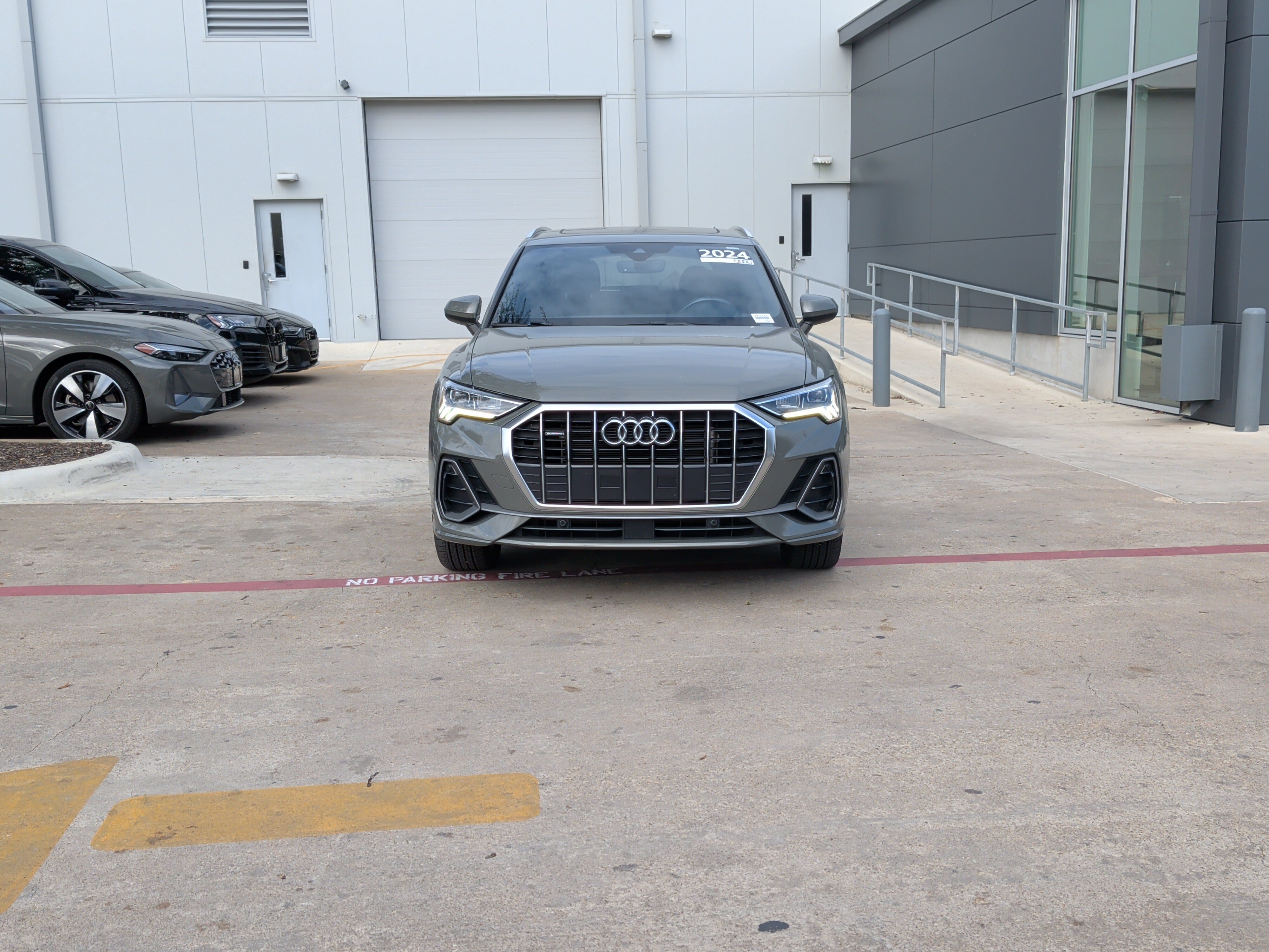 Certified 2024 Audi Q3 2.0T Premium AWD/4WD image 3