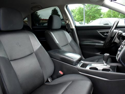 Used 2016 Nissan Altima 3.5 SR image 28