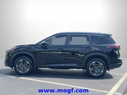 Used 2024 Nissan Rogue SV w/ SV Premium Package FWD image 23