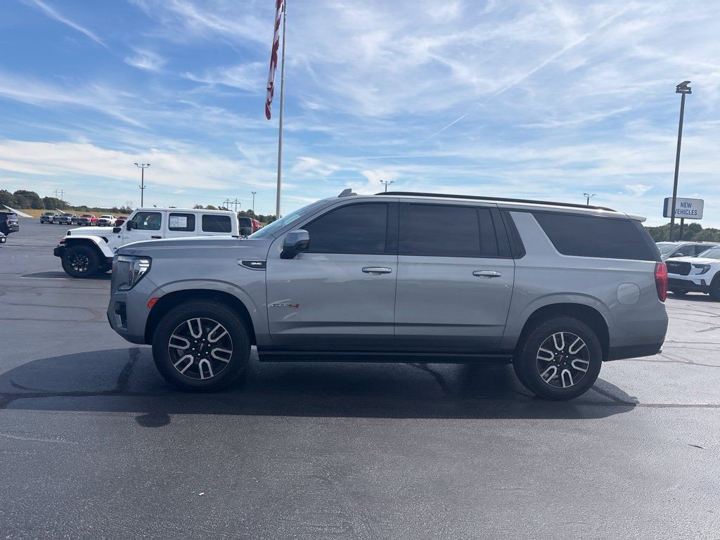 Used 2023 GMC Yukon XL AT4 w/ AT4 Premium Package AWD/4WD image 2