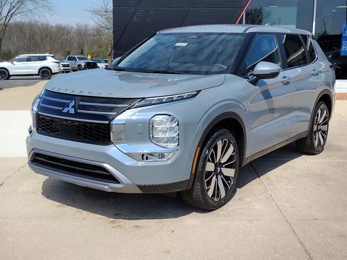 New 2026 Mitsubishi Outlander SE AWD/4WD image 1