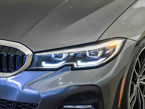 Used 2019 BMW 330i Sedan w/ M Sport Package RWD image 9