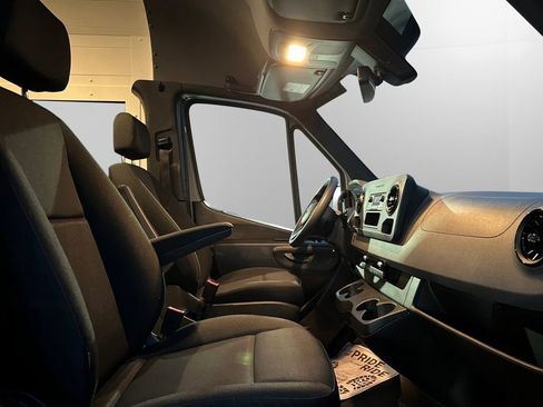 Used 2021 Mercedes-Benz Sprinter 2500 image 15