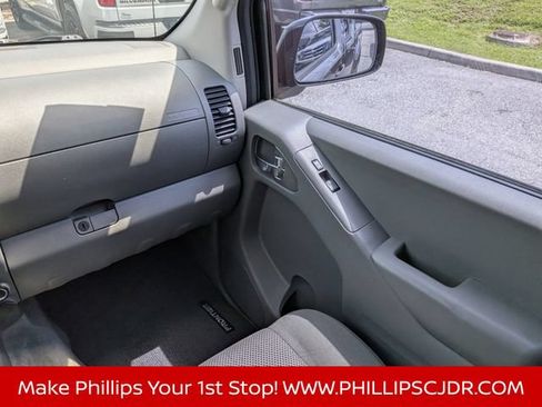 Used 2016 Nissan Frontier SV RWD image 16