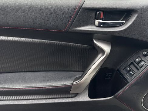 Used 2014 Scion FR-S RWD image 17