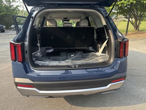 New 2025 Kia Sorento S image 46