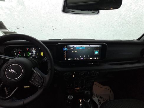 Used 2025 Jeep Wrangler Unlimited Rubicon 4xe w/ Safety Group image 9