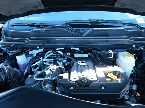 Used 2025 RAM 3500 Limited image 36