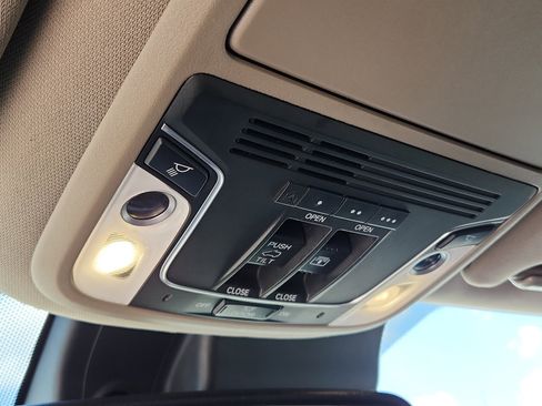 Used 2017 Honda Pilot Elite image 20