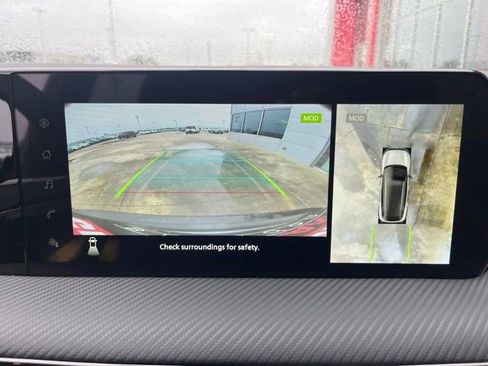Used 2025 Nissan Kicks SR FWD image 16