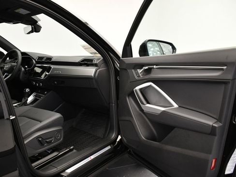 Used 2025 Audi Q3 2.0T Premium w/ Convenience Package image 48