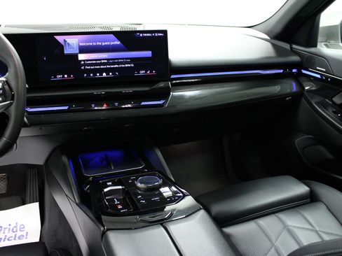 Used 2024 BMW 530i xDrive image 18