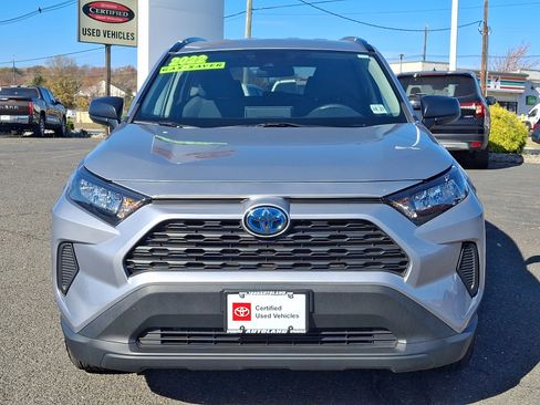 Used 2022 Toyota RAV4 LE image 2