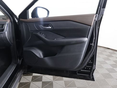 Used 2023 Nissan Rogue SV w/ SV Premium B Package image 24