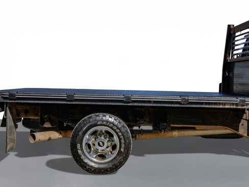 Used 2023 Chevrolet Silverado 3500 LT w/ Convenience Package image 6