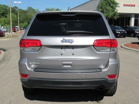 Used 2019 Jeep Grand Cherokee Laredo w/ Security & Convenience Group AWD/4WD image 6