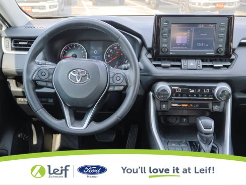 Used 2021 Toyota RAV4 XLE Premium image 36
