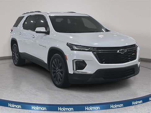 Used 2023 Chevrolet Traverse RS image 4