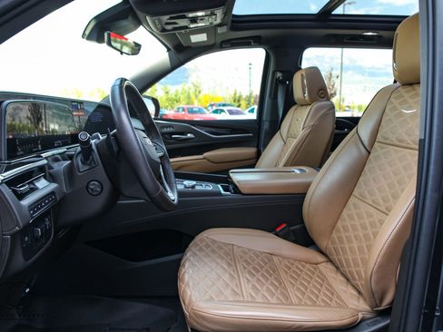 Used 2023 Cadillac Escalade ESV Sport w/ Touring Package AWD/4WD image 25