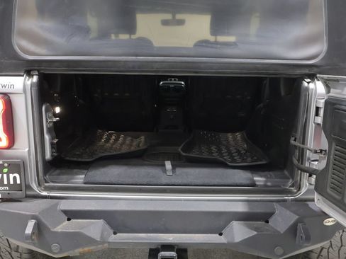 Used 2018 Jeep Wrangler Rubicon AWD/4WD image 15