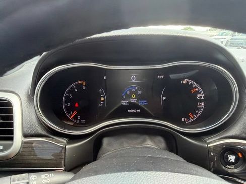Used 2016 Jeep Grand Cherokee Overland w/ Advanced Technology Group AWD/4WD image 12