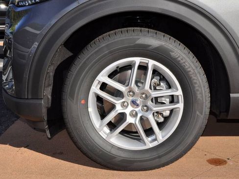 New 2026 Ford Explorer Active w/ Active Comfort Package image 9