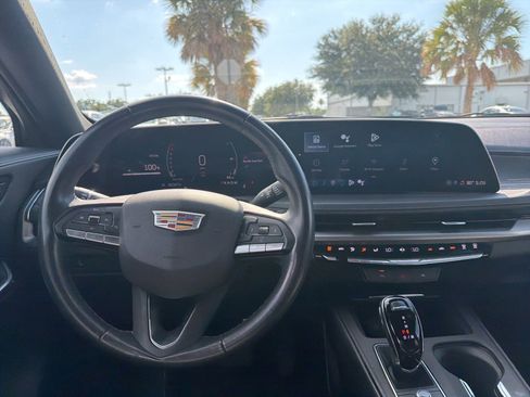 Used 2024 Cadillac XT4 Premium Luxury FWD image 6