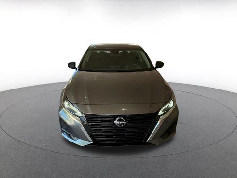Used 2025 Nissan Altima 2.5 SV FWD image 4