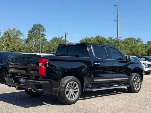 Used 2024 Chevrolet Silverado 1500 High Country w/ Technology Package AWD/4WD image 5