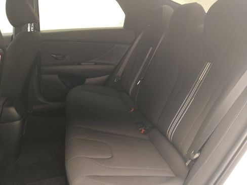 Used 2025 Hyundai Elantra Sport FWD image 18