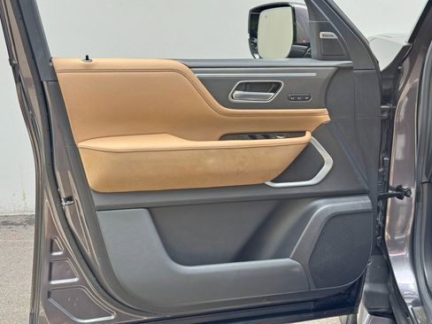 Used 2025 INFINITI QX80 Luxe AWD/4WD image 42