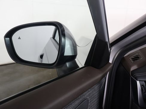 Used 2023 Nissan Rogue SV image 31