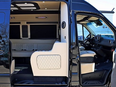 Used 2024 Mercedes-Benz Sprinter 3500 image 36