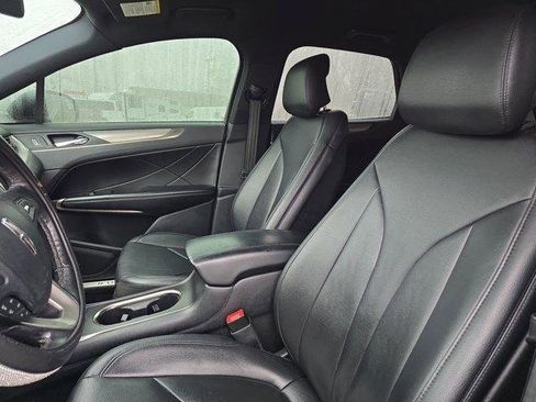 Used 2017 Lincoln MKC Premiere image 20