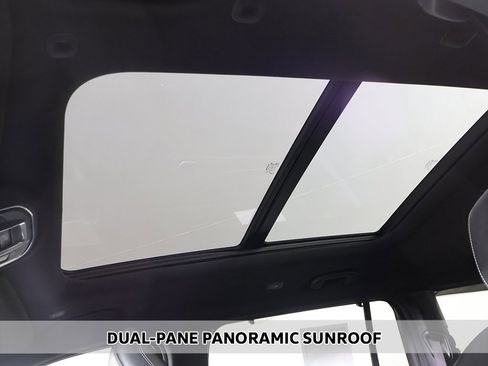 Used 2024 Jeep Grand Cherokee L Limited w/ Luxury Tech Group II image 4