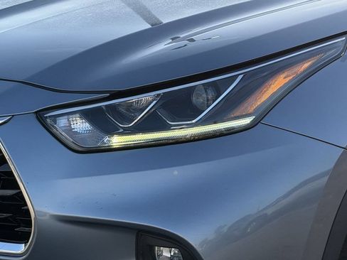 Used 2021 Toyota Highlander Platinum FWD image 10
