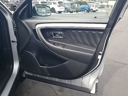 Used 2018 Ford Taurus SEL image 30
