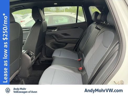 New 2026 Volkswagen Tiguan SE R-Line AWD/4WD image 10
