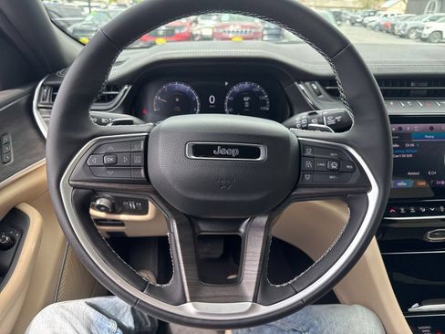 Used 2026 Jeep Grand Cherokee L Limited w/ Limited Altitude Package AWD/4WD image 17