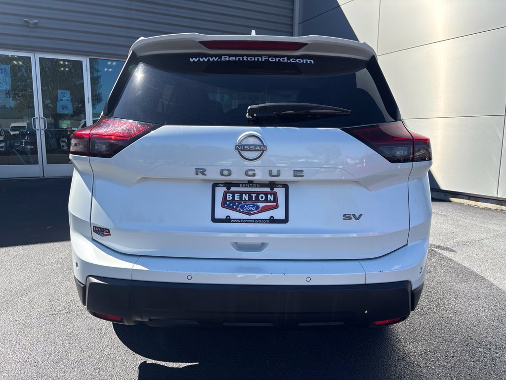 Used 2024 Nissan Rogue SV FWD image 5