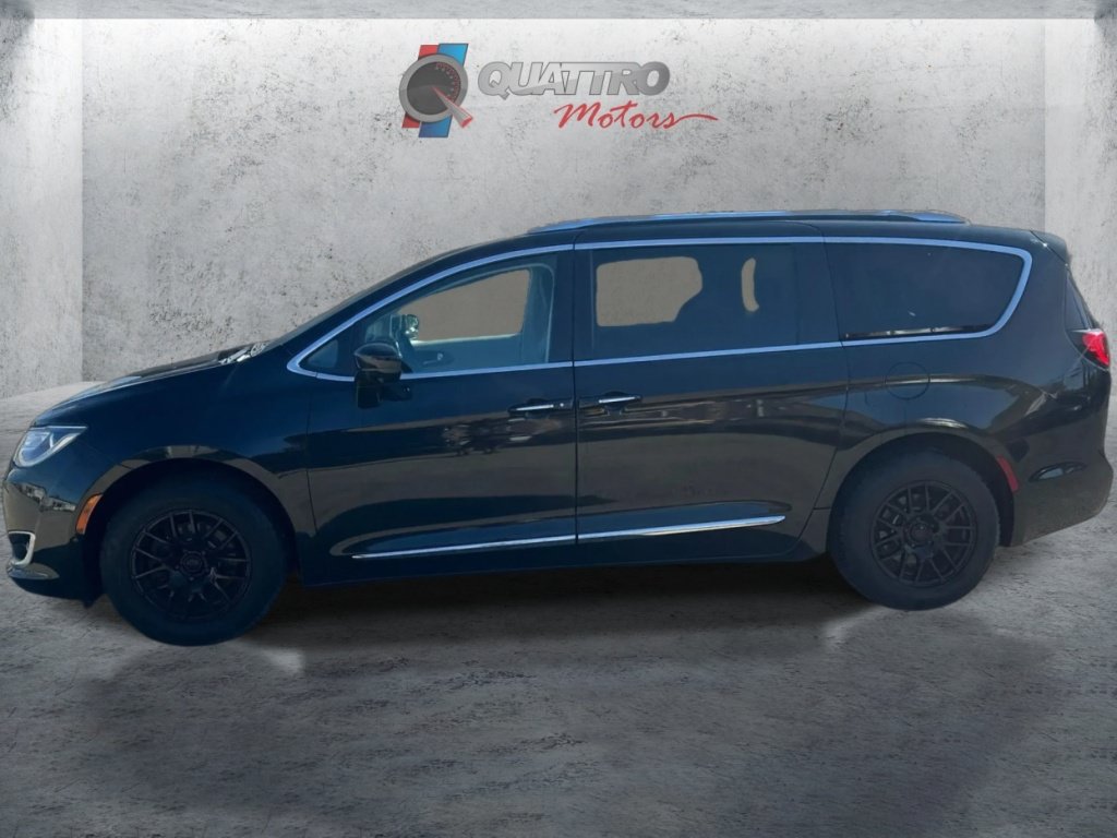 Used 2017 Chrysler Pacifica Touring-L Plus w/ Advanced Safetytec Group FWD image 2