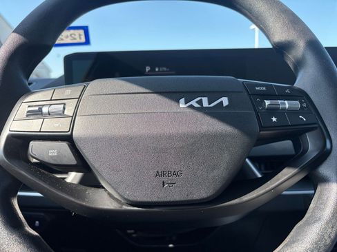 Used 2025 Kia K4 FWD image 27