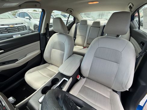 Used 2025 Nissan Altima 2.5 SV image 36