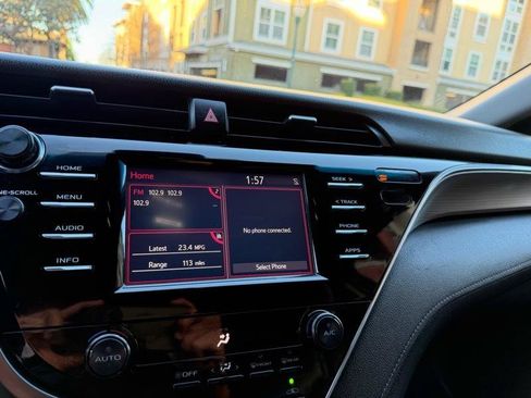 Used 2018 Toyota Camry SE FWD image 82