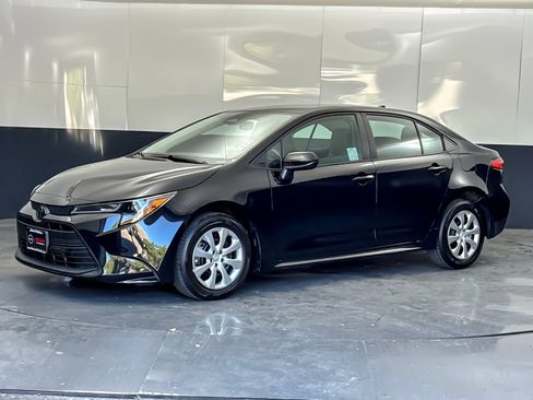 Used 2025 Toyota Corolla LE FWD image 7