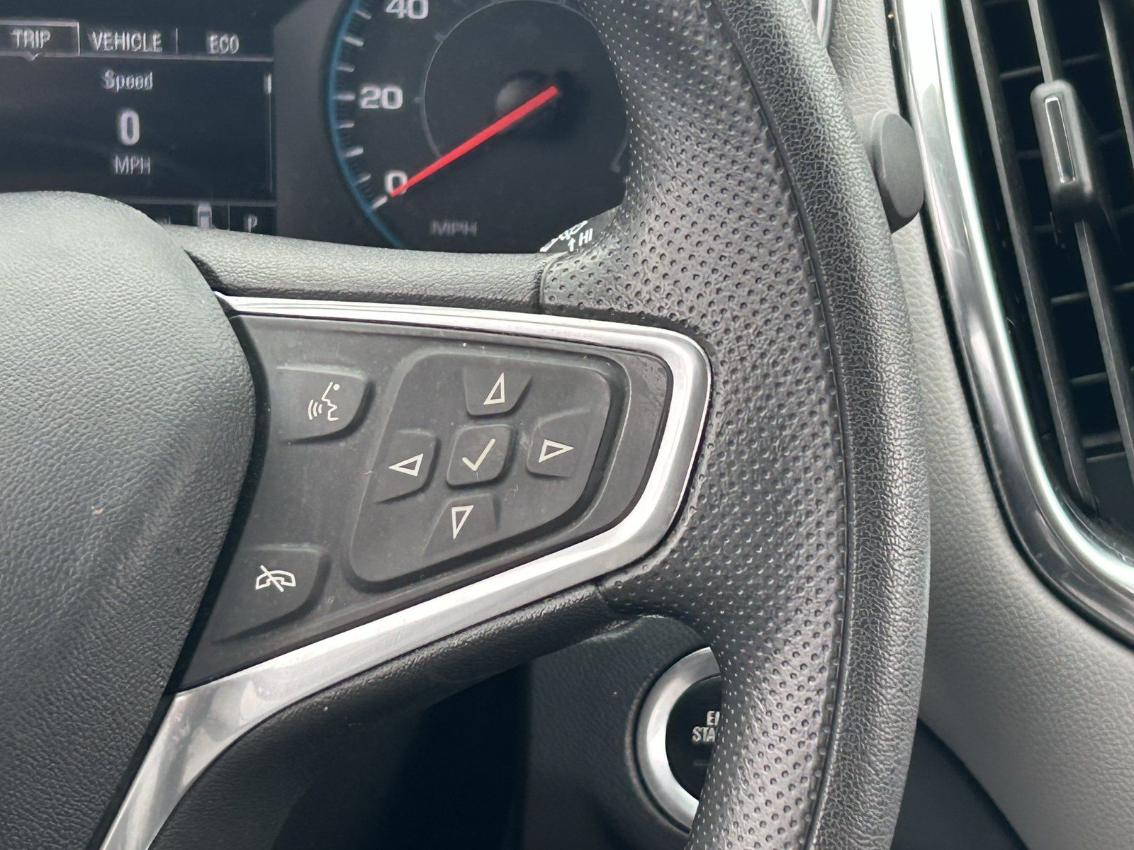 Used 2022 Chevrolet Equinox LS FWD image 25