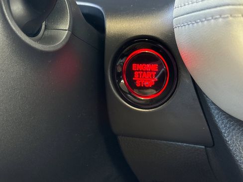 Certified 2024 Honda HR-V LX image 34